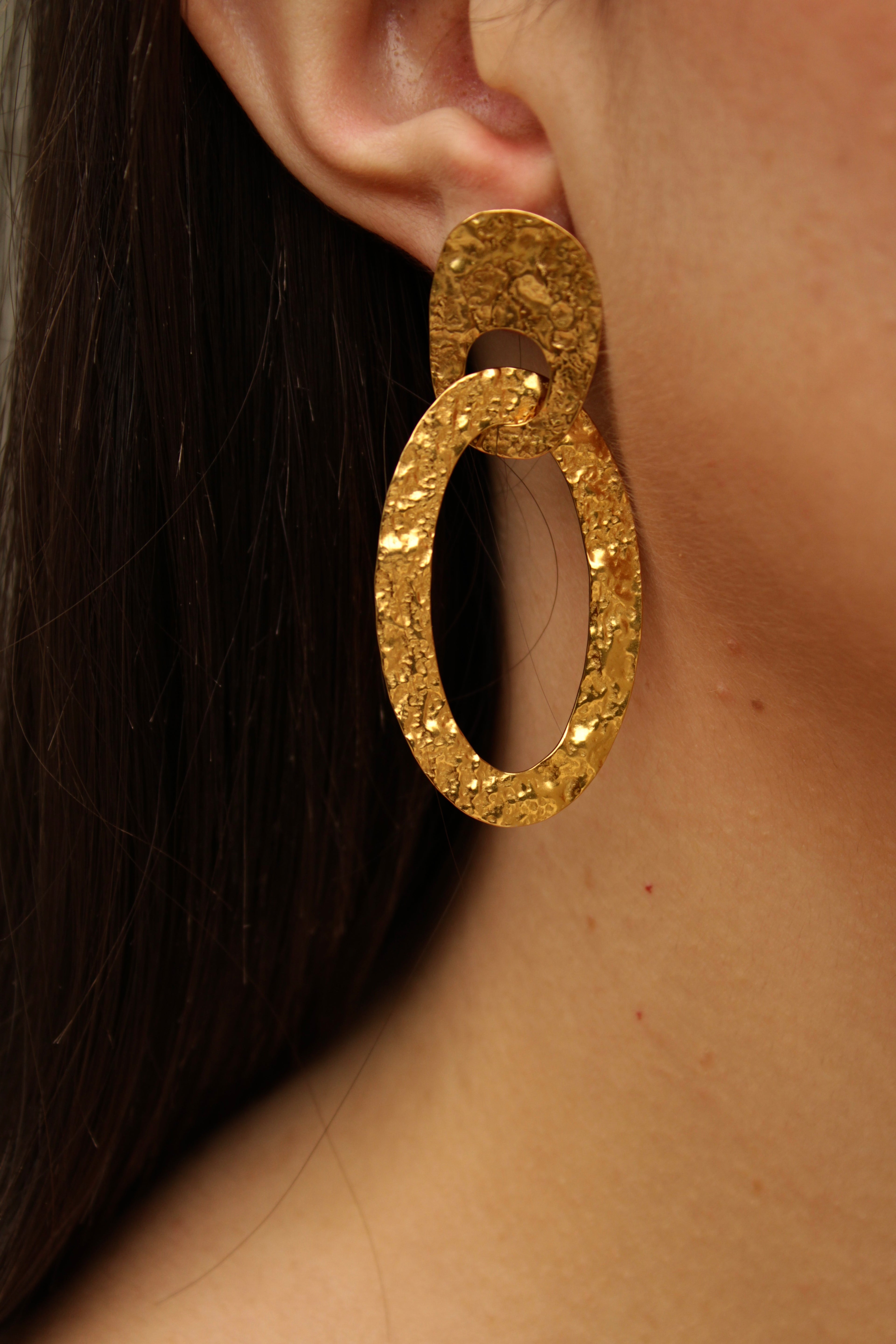 Aros texturizados dorados